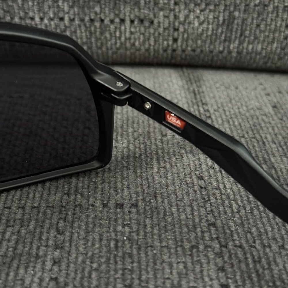 (OO9406) Oakley Sutro PRIZM Polarized Black Frame - Picture 3 of 10